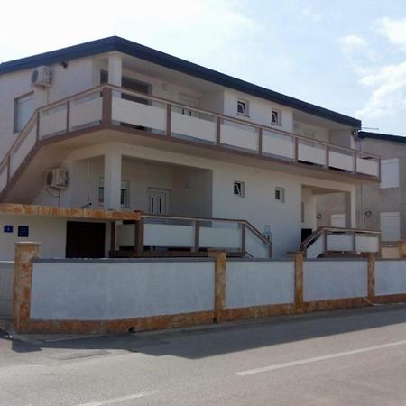 Apartmani Matovina Vir Luaran gambar