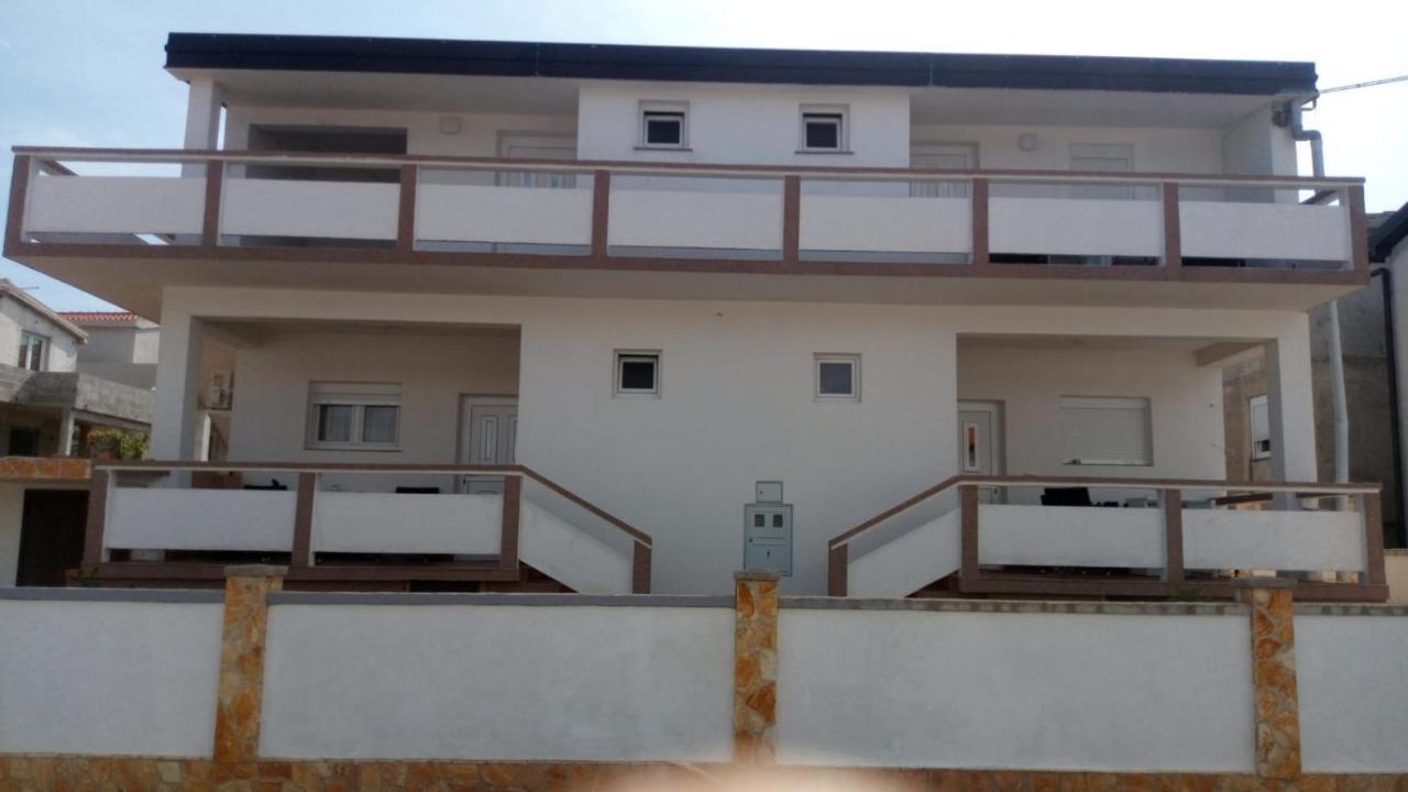 Apartmani Matovina Vir Luaran gambar