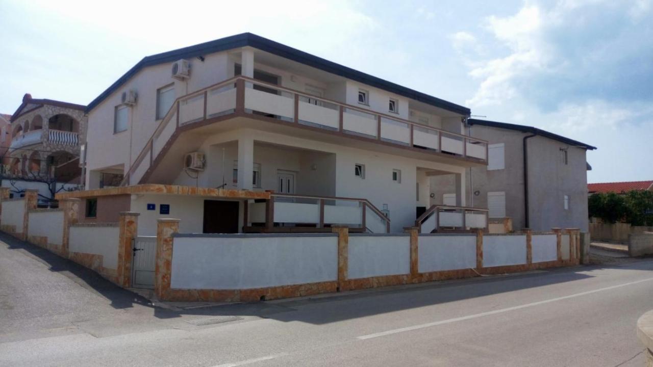 Apartmani Matovina Vir Luaran gambar